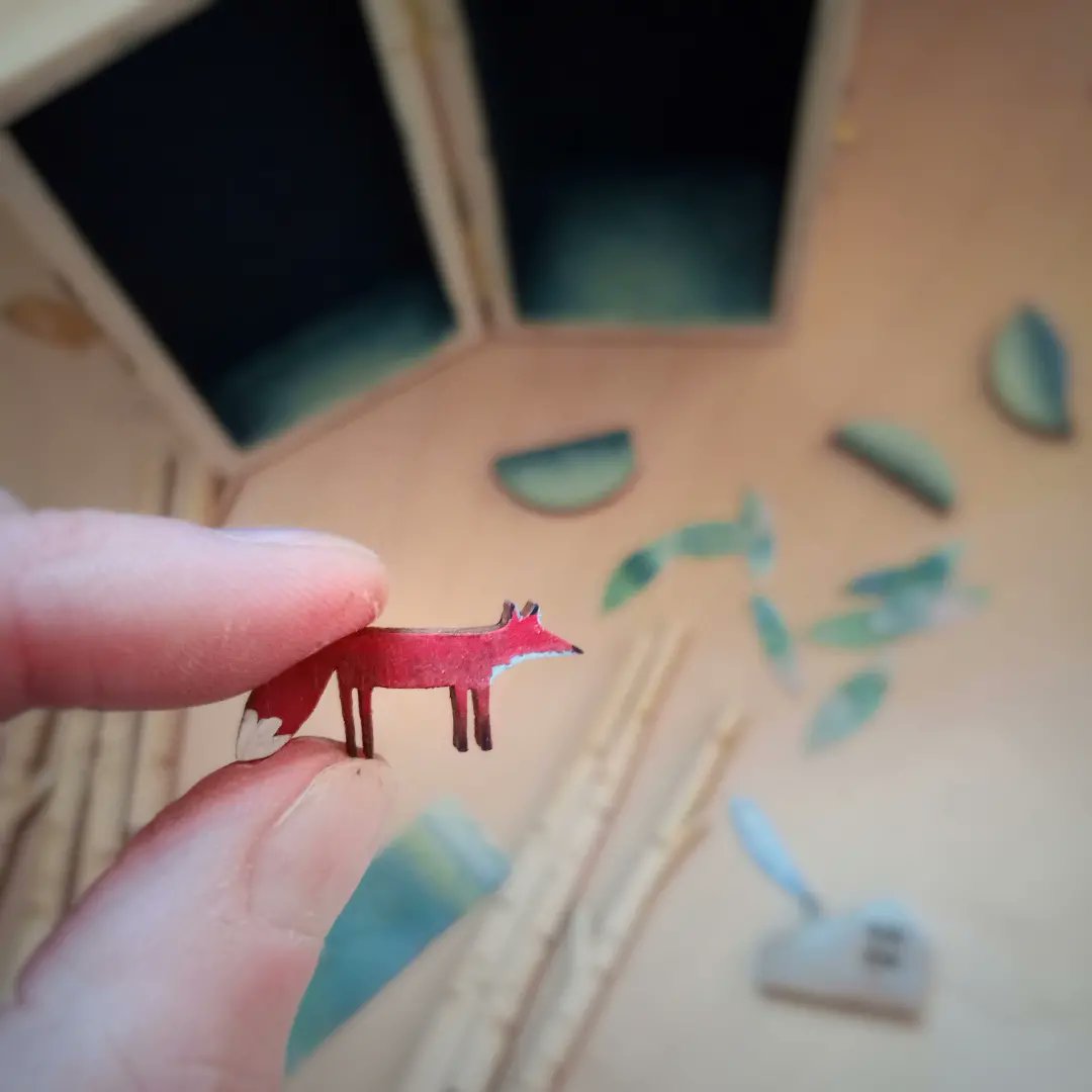 sadpandaprints's tweet photo. It's been a while since I've made a little fox box, and even though this is the smallest one I've done it's taking me FOREVER
π¦π¦π¦
#madeveryslow #foxinabox #foxythursday #diorama #toteywee #workinginslowmotion #woodenworlds #foxintheforest #contemporarycraft #modernfolkart https://t.co/aHmRabH8w8