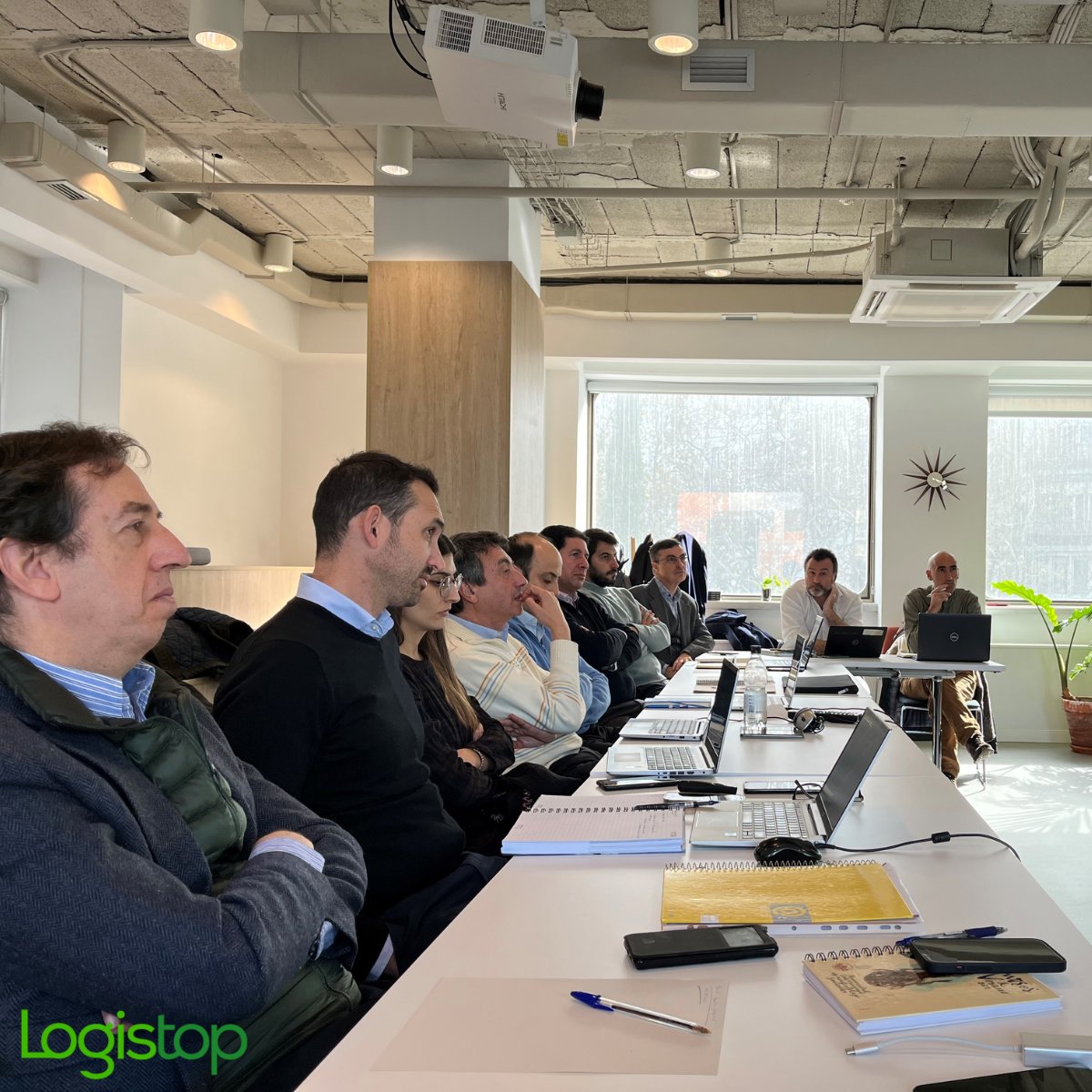 Logistop_'s tweet image. Continuamos trabajando en el desarrollo e implementación de nuestra estrategia #NextLeap 23-25 y nos hemos reunido con nuestros Heads y Vice-Heads of Innovation para finalizar próximos pasos y puesta en marcha de acciones a seguir en la ejecución de nuestras líneas estratégicas.