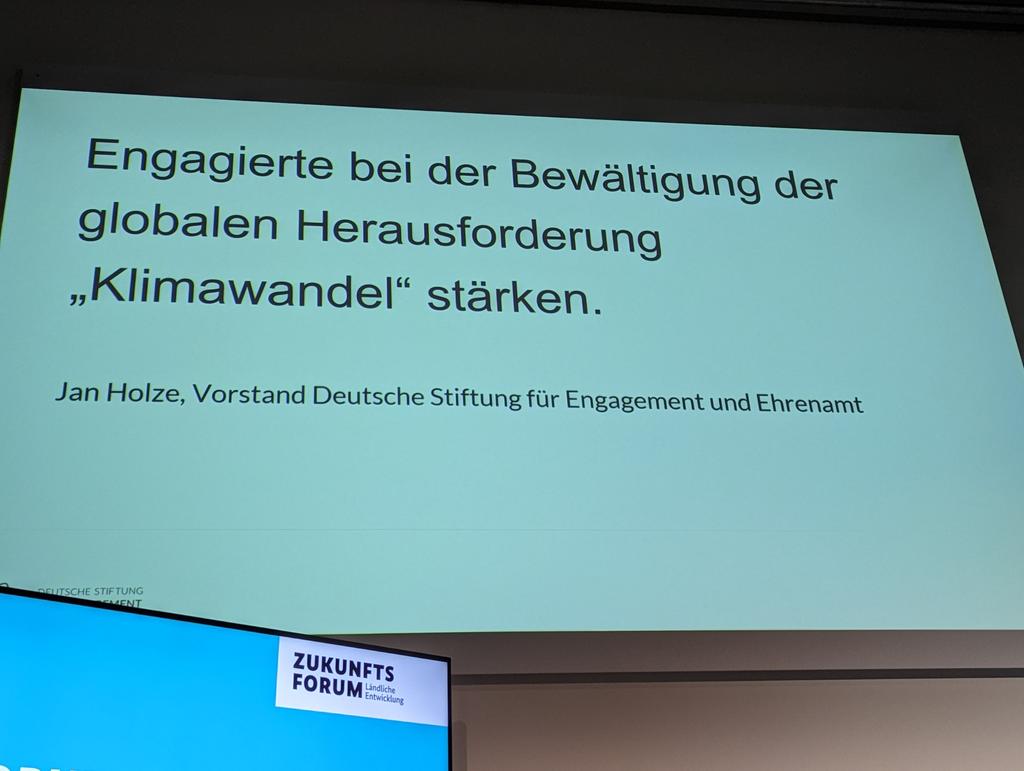 Deutsche Stiftung für Engagement und Ehrenamt tweet media