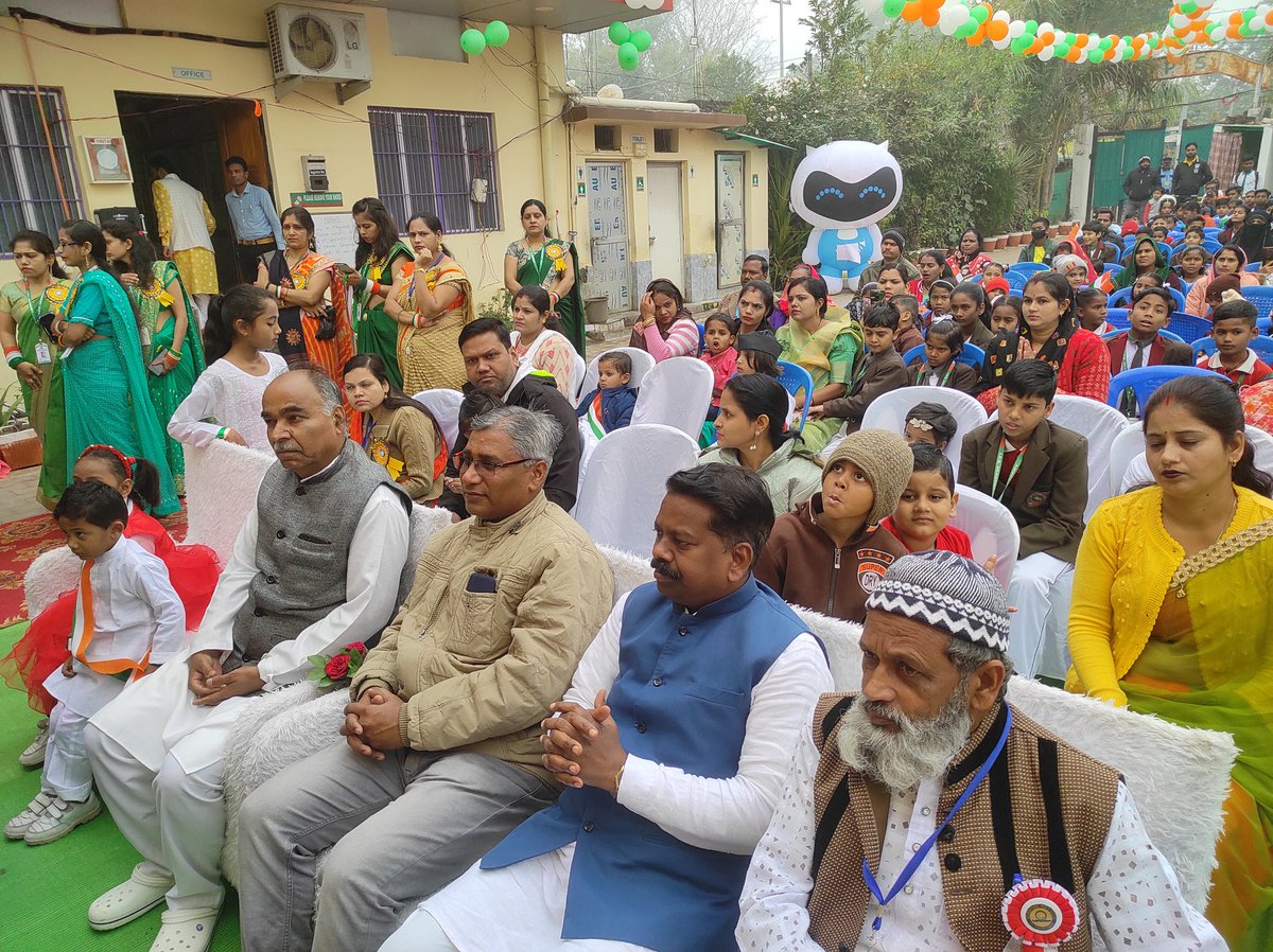 MlaShivnarayan's tweet photo. *इंटरनेशनल पब्लिक स्कूल एकेडमी उमरिया मे  ध्वजारोहण किया गया https://t.co/opvQVhHKbI