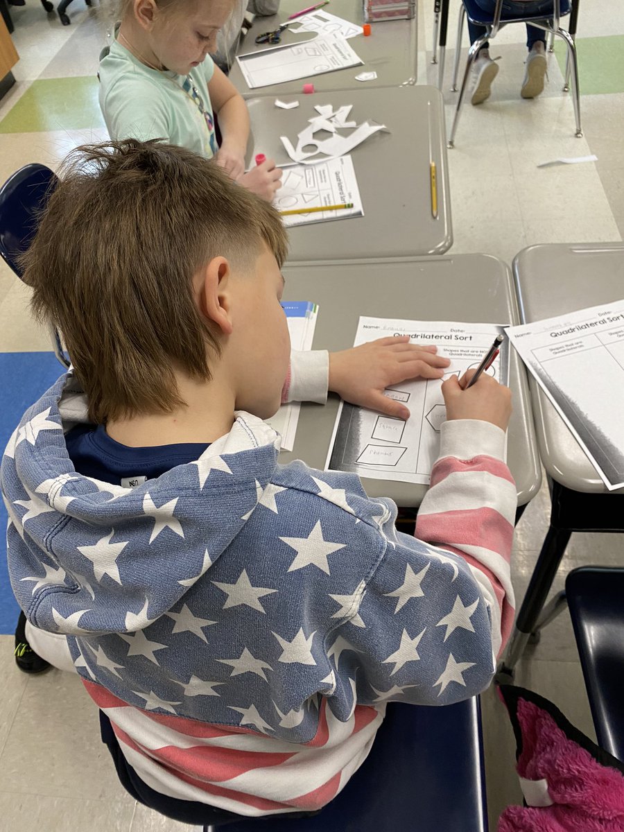 3rdgradepups's tweet image. Comparing and classifying quadrilaterals today by their attributes. #thinking #sortingshapes @PSES_Pups