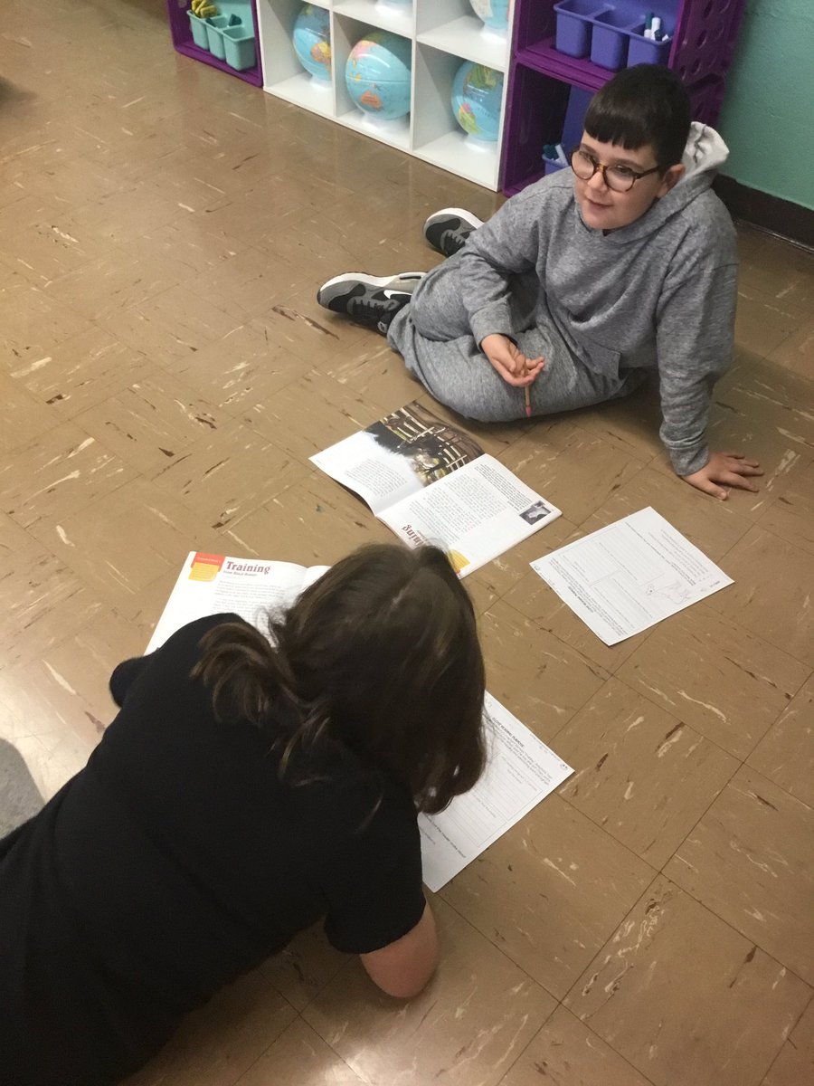 MrsRienzo's tweet image. Drawing inferences from text about characters! @ORHEagles21 #wehelpchildren #makingitfun