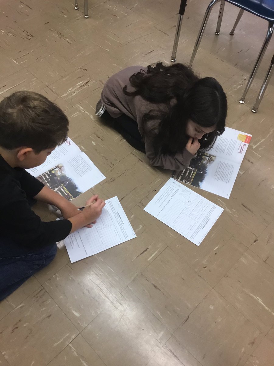 MrsRienzo's tweet image. Drawing inferences from text about characters! @ORHEagles21 #wehelpchildren #makingitfun