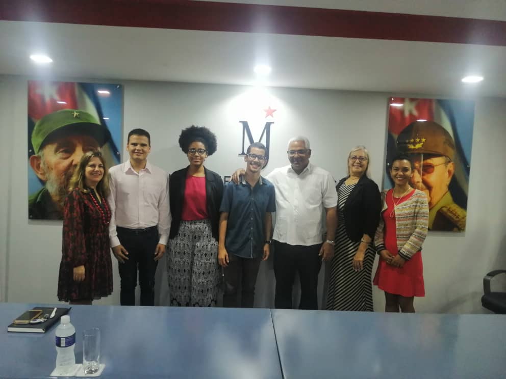 El @CubaMinjus recibe a estudiantes del <a href="/ISRICuba/">ISRI Cuba</a> que realizarán prácticas laborales en el nuestro Sistema de Justicia. 
Excelente intercambio sobre las funciones del organismo presidido por el Ministro @OscarCubaMinjus y la participación de las Viceministras e invitados
#Cuba 🇨🇺