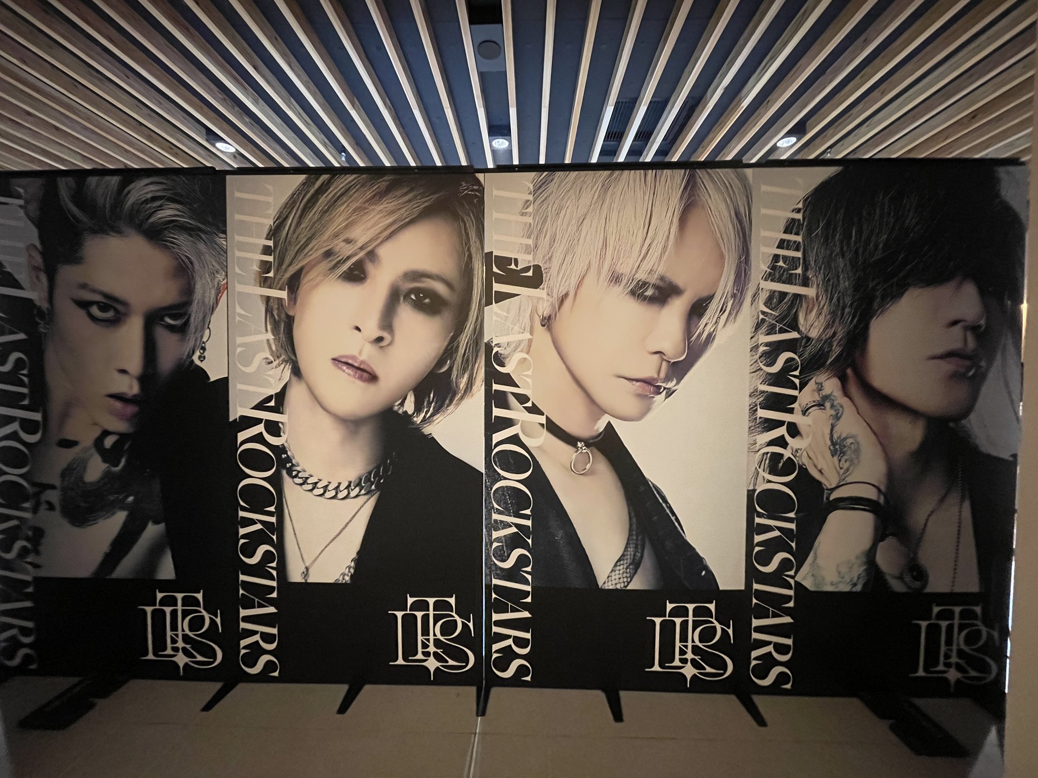 ラッピング ※ ザラストロックスターズ THE LAST ROCKSTARS TLRS iauoe