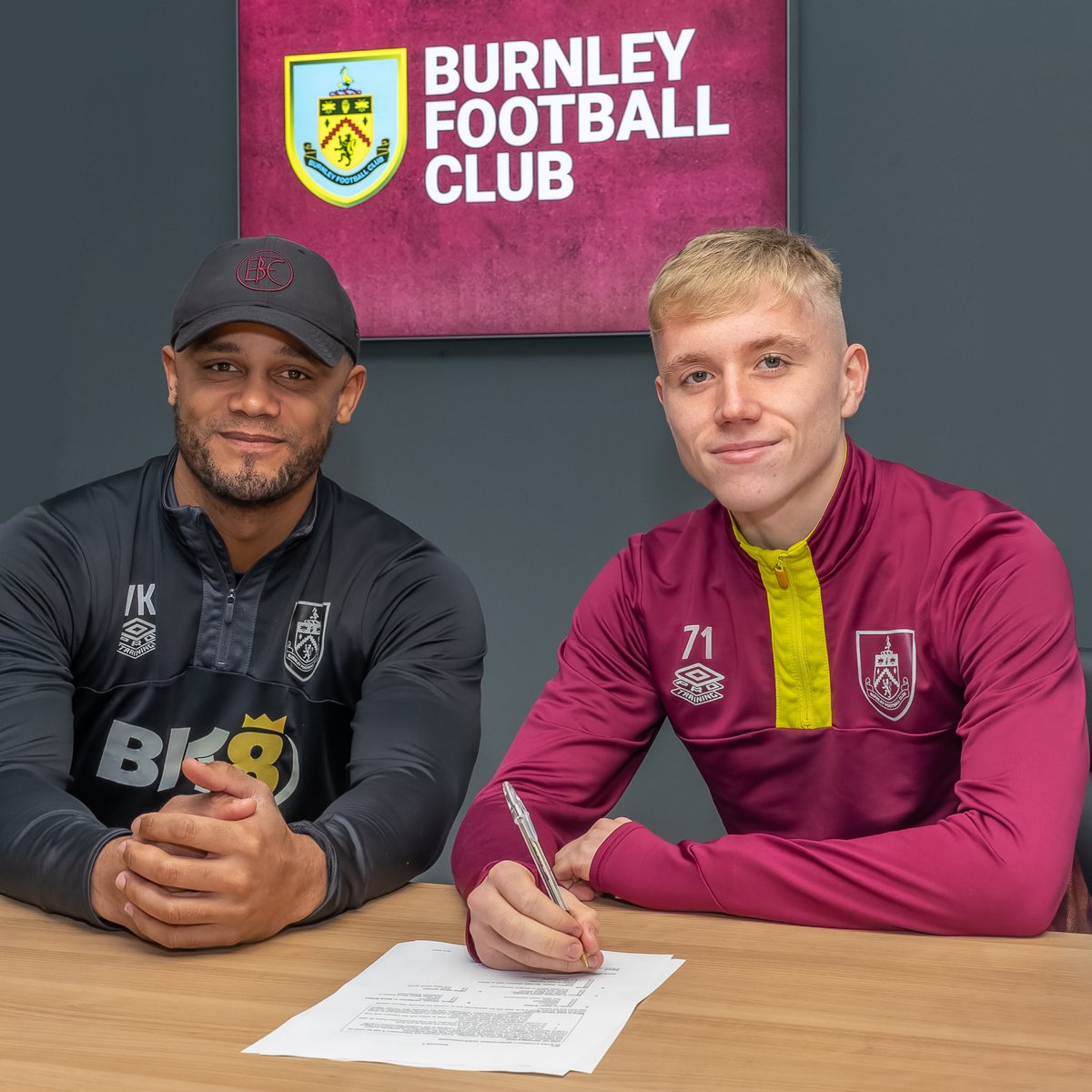 We are delighted to confirm that Joe Westley has signed his first professional contract with the Club, a deal running until the summer of 2025 ✍️

burnleyfootballclub.com/content/westle…