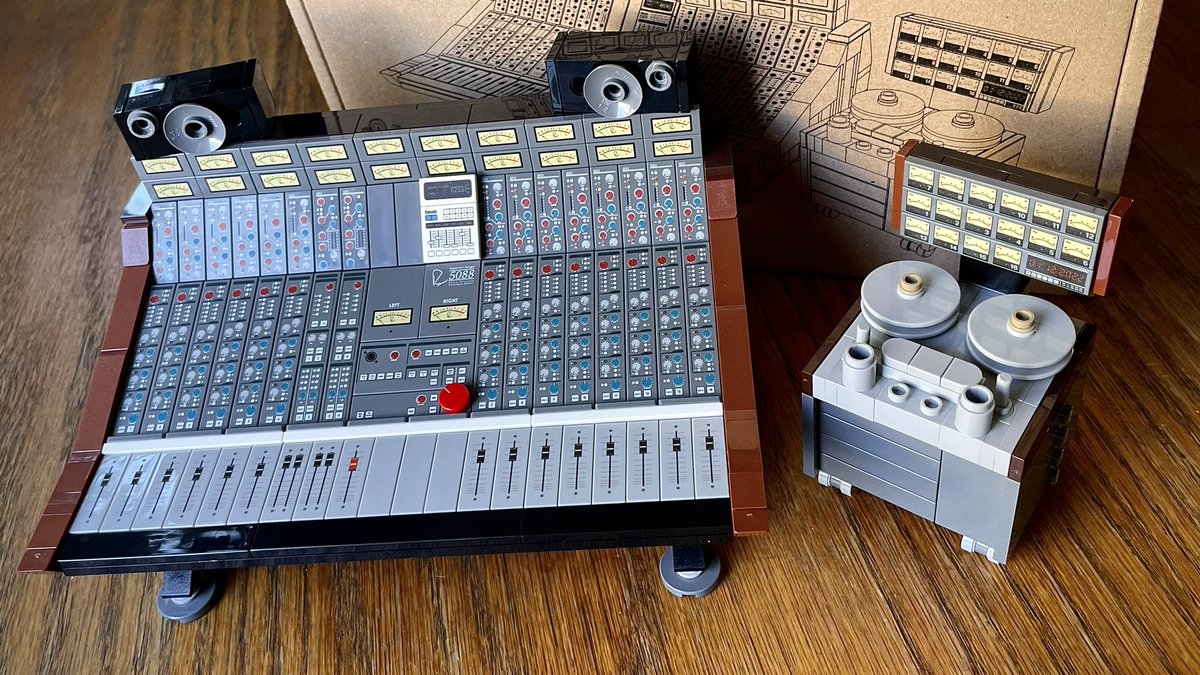 After two months my <a href="/Rupert_Neve/">Rupert Neve Designs</a> 5088 #LEGO set arrived and what a fun build it was!

Well done <a href="/ArranHearn/">Numode</a> for the excellent design.