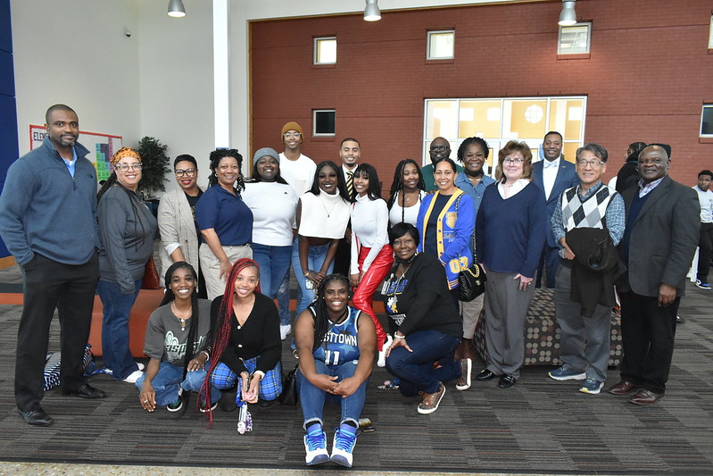 AlbanyStateUniv's tweet photo. Caught on Camera: Campus leadership and academic affairs staff members visited with students at the dining hall to check in on their first week back to school. #ASUCares https://t.co/JkX0M5Lnhr