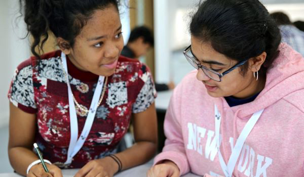 scienceoxford's tweet photo. Year 10s, join other young people and gain new skills to help you navigate your way in the working world of #STEM. Apply for February half-term #STEMInsightWeek. There is so much to discover and inspire! https://t.co/tNN5v3ivXI https://t.co/zT215ZYpO4