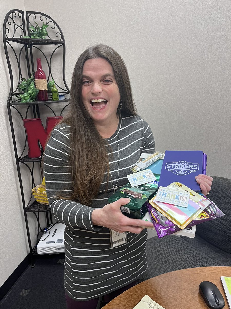 MendezKids1st's tweet photo. Mrs. Shelly Pigg @PiggShelly is our staff member of the month. She is gracious, kind, intentional, a greta communicator, and committed to our staff and families. We have loved having her here at Méndez! Thank you for all you do for us! https://t.co/1niNN3kugb