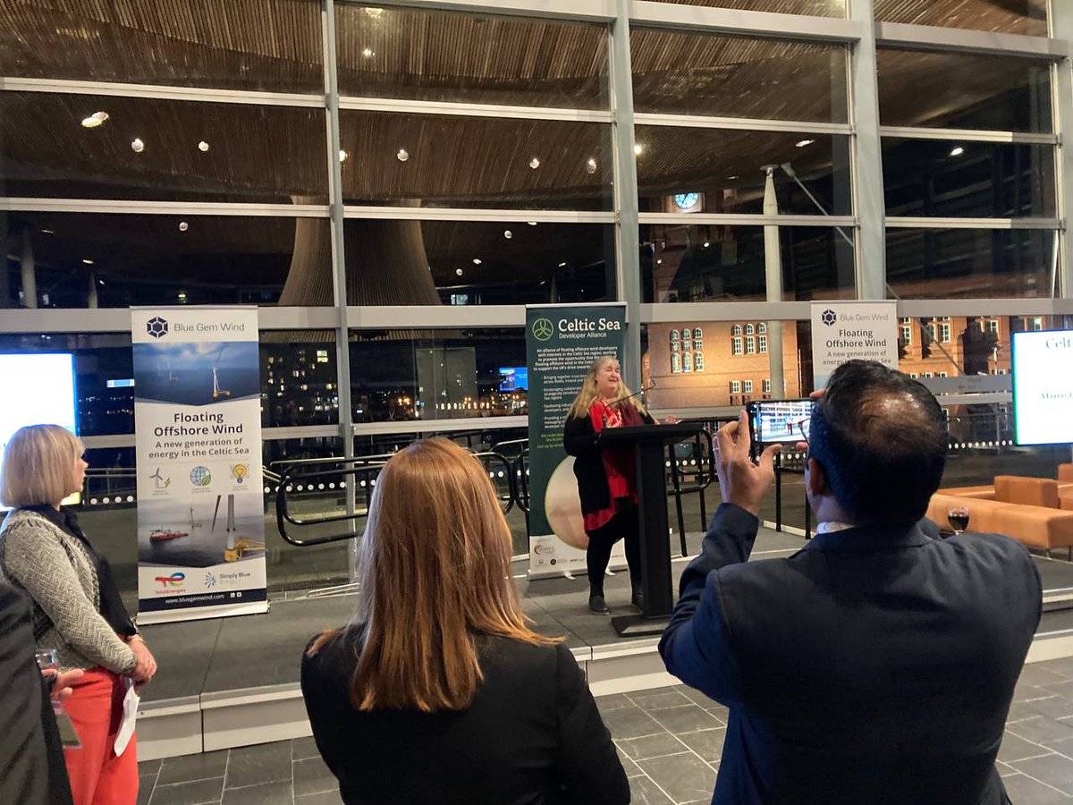 Our projects, Môr Glas and Môr Gwyrdd, took a trip to the #Senedd yesterday courtesy of a #CelticSea developer event 👍 🙋 🌬️ 🏴󠁧󠁢󠁷󠁬󠁳󠁿 

mor.cymru/2023/01/26/our…

#CommunityOwnership #CommunityEnergy #FloatingWind #Cymru <a href="/HiraethEnergy/">Hiraeth Energy</a> <a href="/Magnora2/">Magnora</a>