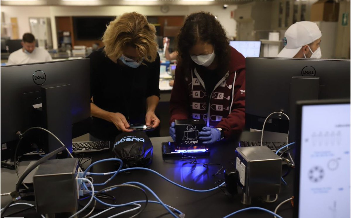 🔬Based at #UTM, the Amgen Biotech Experience Program provides local high school teachers with equipment, supplies, curriculum, and professional development — and it’s helping inspire the next generation of scientists.  

Read the story at uoft.me/ABE-UTM.