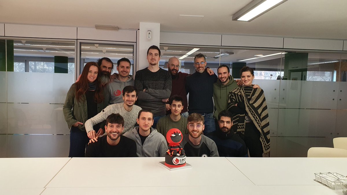 gina_zero's tweet photo. En @LinceWorks hemos cumplido 9 añitos y tenemos la tarta más adorable del mundo 💖🎂 https://t.co/GX52zxveky