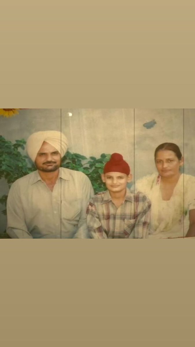 kaur_sidhxu's tweet photo. ਧਾਹਾਂ ਮਾਰਦਾ FORD 6600 ਤੇਰਾ
ਜਿਸਦੇ ਮੂਹਰੇ ਲਿਖਿਆ ਤੂੰ ਧਾਕੜ ਸੀ
#justiceforsidhumoosewala #wewantjusticeforsidhumoosewala @bhagwantmann1 @AAPPunjab #bycottpunjabiindustry #StopLeaking_MoosewalaSongs
#ExecuteLawrenceASAP https://t.co/8at6QCqduC