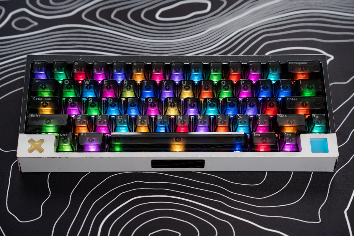 verge's tweet image. Angry Miao’s quirky new keyboard saves space by using a touch panel for arrow keys theverge.com/23571851/angry…