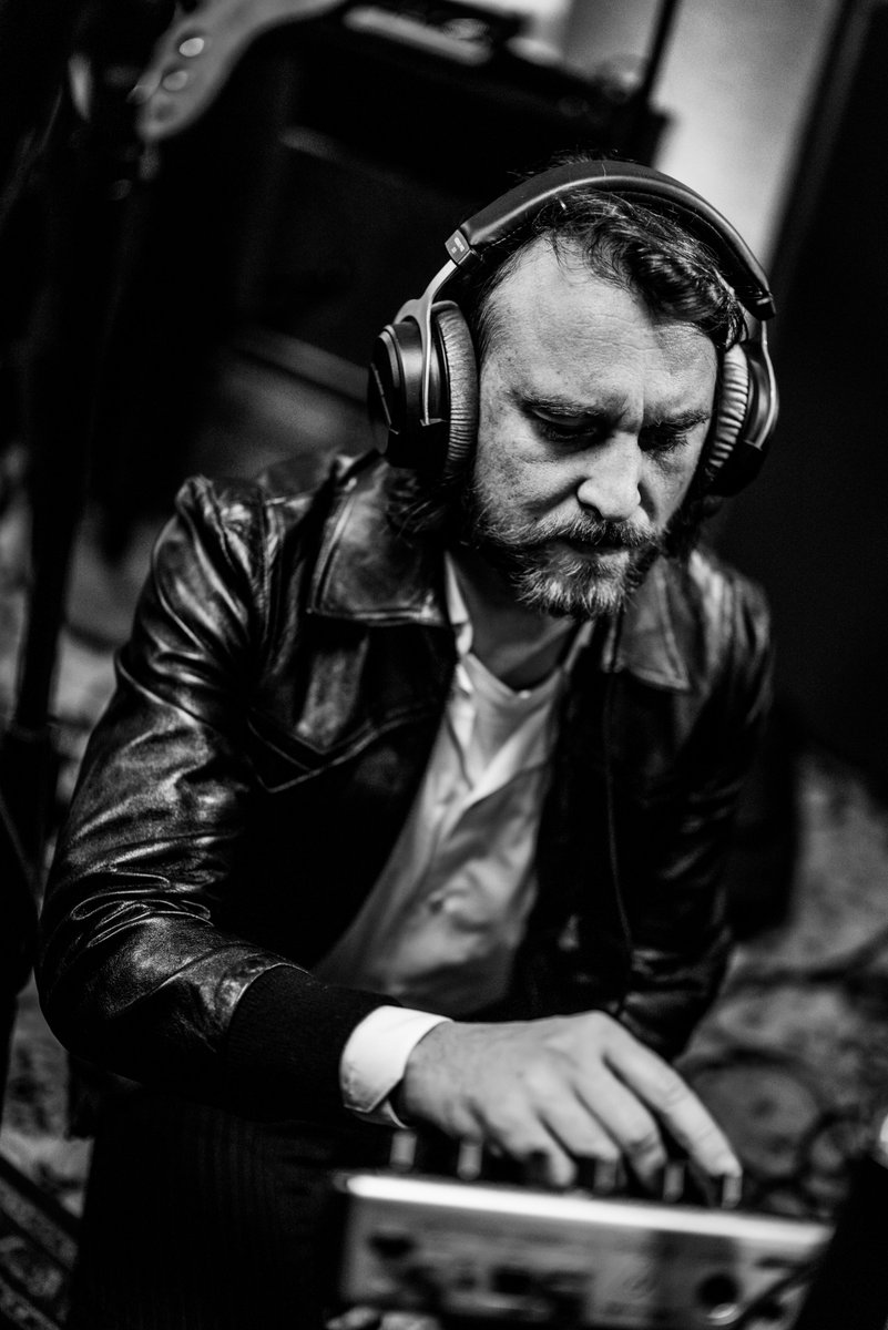 Nic Cester tweet media