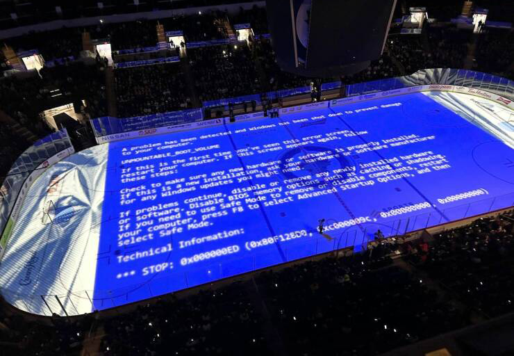 ToddWilbur's tweet image. When the Winnipeg Jets regret using Windows...
