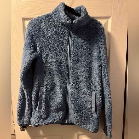 DeeGirdler's tweet photo. So good I had to share! Check out all the items I'm loving on @Poshmarkapp #poshmark #fashion #style #shopmycloset #russellathletic #shambhala #kancan: https://t.co/MXb49mCnq4 https://t.co/ctIMekD6we