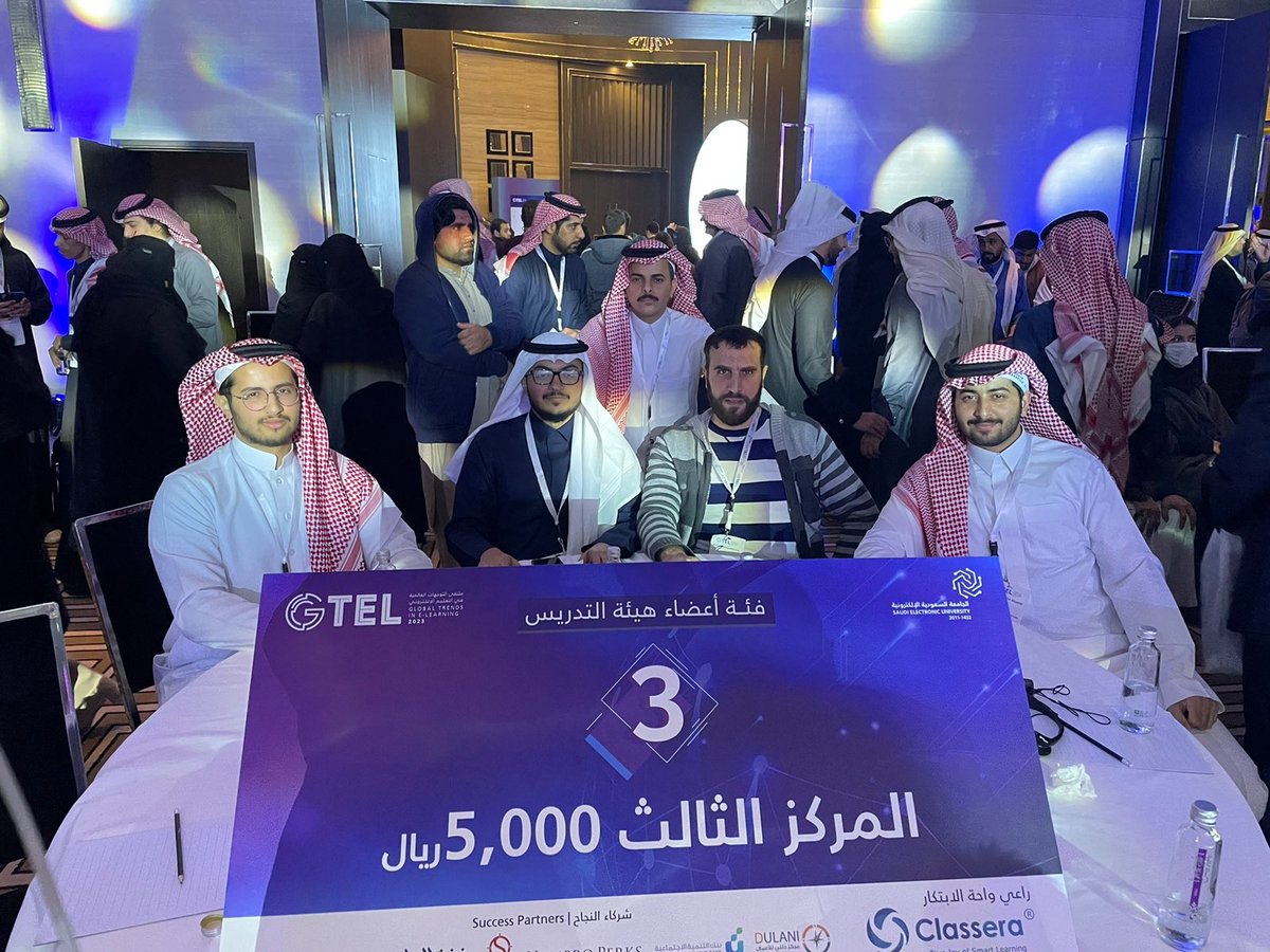 CS2R_KSU's tweet photo. حصل فريق مركز ابحاث الروبوتات الذكية بكلية علوم الحاسب والمعلومات على المركز الثالث في مسابقة واحة الابتكارات في التعليم في ملتقى التوجهات العالمية في التعليم الإلكتروني بمشروع روبوت وتطبيق رفيقي.

@GTEL_SA 
#GTEL2023 https://t.co/4TJ4wSmk8Q