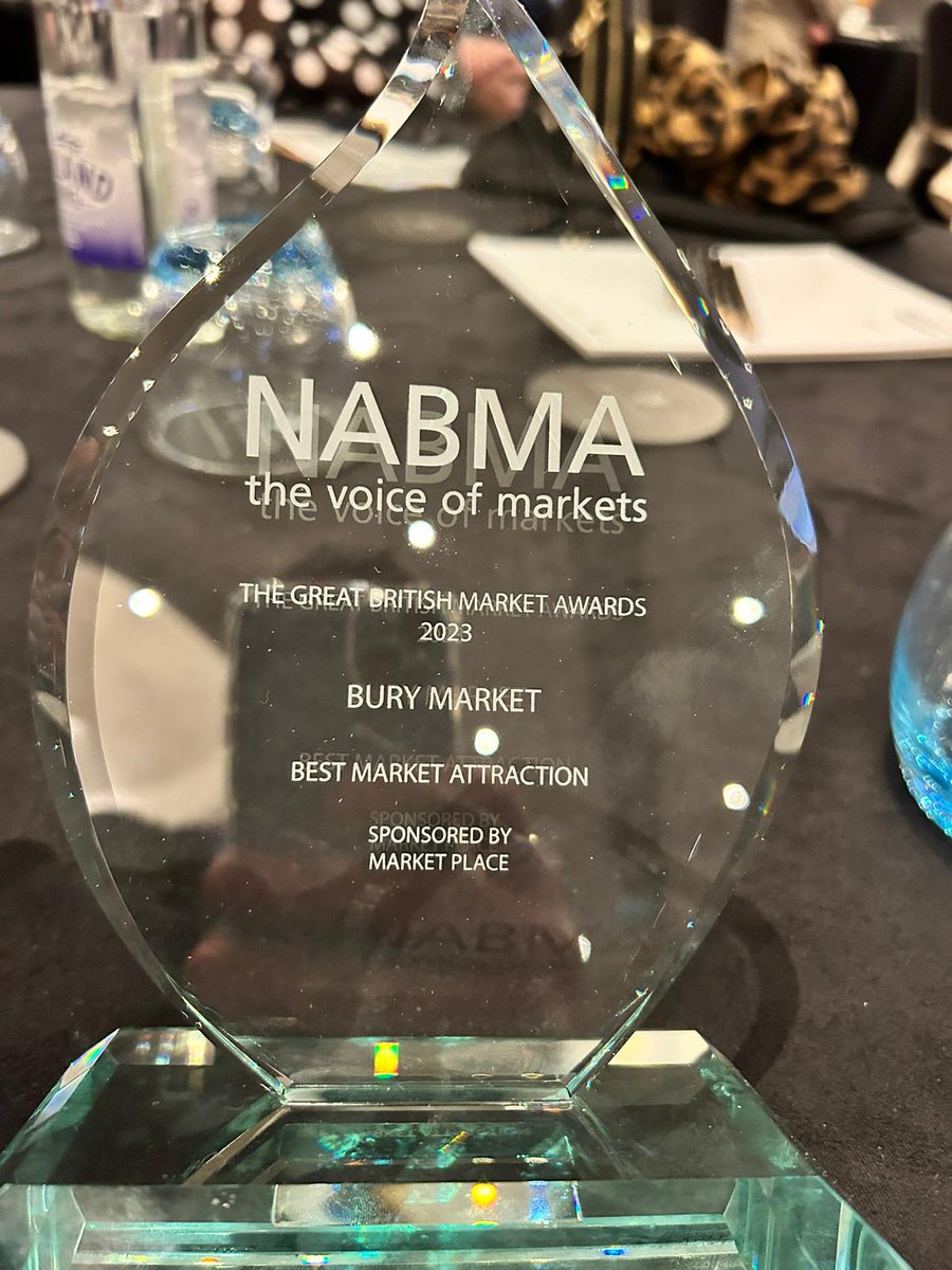 BuryMarket's tweet image. We’ve only gone and won @Nabma_Markets Best Market Attraction! 🎉

Noted for us supporting our local communities and attracting people nationally to visit #Bury and contributing positively to the town! 🙌

#LETS @BuryCouncil @ballydonna #nabmaconf @marketsmatter #LYLM2023