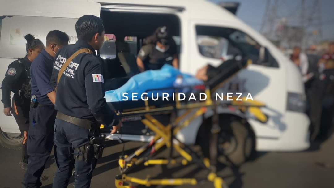 rbarriosfuentes's tweet photo. La Policía de Neza tendrá que informar, detalladamente, cómo encontró a María Ángela. 

Los vecinos decían que estaba en una bolsa negra. 

Una policía, incluso, dio entrevistas sobre cómo se le dio la atención a la adolescente. 

Hasta fotografía mandaron. https://t.co/2TP2lTFcoL