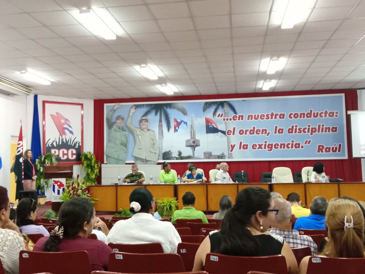 PiedraVC's tweet photo. #AhoraMismo Comienza Asamblea Provincial de Balance de la @UpecNuestra con la presencia de @ronquillobello,@BoliviaTamara,dirigentes del territorio,entre otros invitados.El gremio villaclareño presente en su Asamblea #prensacubana  #VillaClara #Cuba https://t.co/C1prgA7wWG