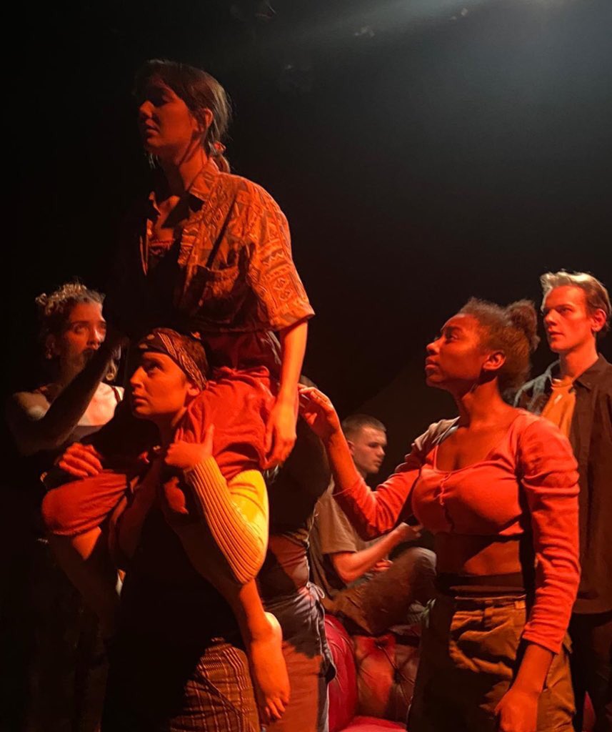 Elsewhere_P's tweet photo. @opiacollective @VAULTFestival Hi!!

We’re on at The Studio on 4th Feb with our new show The Art of Saying Goodbye

It’s heartbreaking, it’s visually beautiful, it takes your breath away.

Happy Thursday ✨🎟 https://t.co/1abwZwTGBU