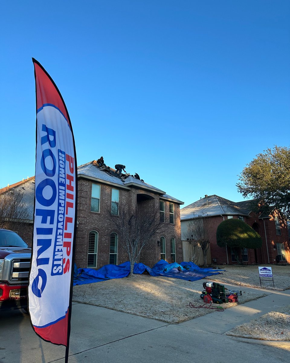 phi_dfw's tweet image. Hey Plano! We are working on a few roofs in  YOUR  Neighborhood today! 

If you see our truck, feel free to ask our team about the current specials and get scheduled for a Free Quote!

#planotx #dfwcontractor #roofer #roofing #phillipshomeimprovements #phi25