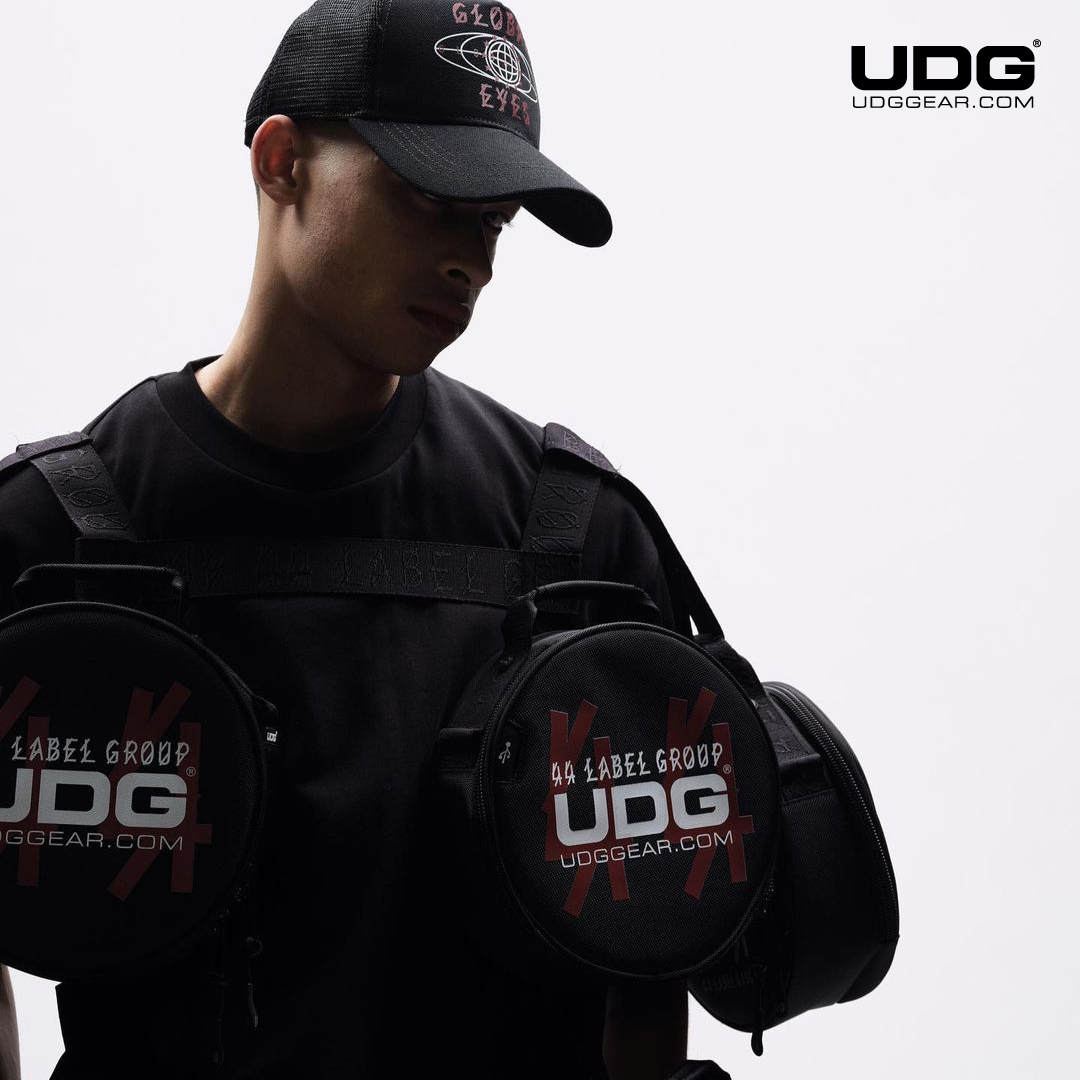 udggearcom's tweet photo. @44labelgroup FW23 | LOOK 31: LUTHANDO

#UDG #UDGGEAR #Deejay #Producer #DJLIFE #UDGonTheRoad #DJonTour #44labelgroup #oem #fw23 #Vittoria #LUTHAND https://t.co/AchrQclJbq