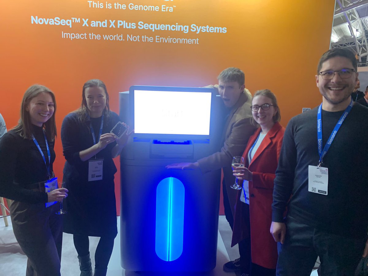 Team ClinicalGenomics excited to see the @Illumina NovaSeqX - sleek design and powered by built in Dragen. @FOG2023