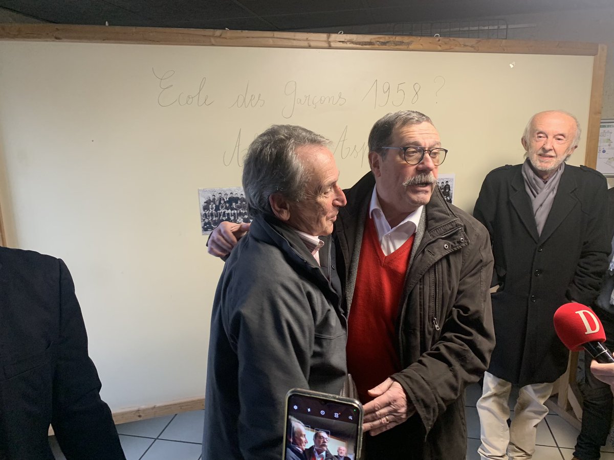 jeandionis's tweet photo. #Astaffort, #Agen aujourd’hui nous avons des étoiles plein les yeux pour recevoir notre Prix Nobel #AlainAspect! https://t.co/Yg2D1WMMbo