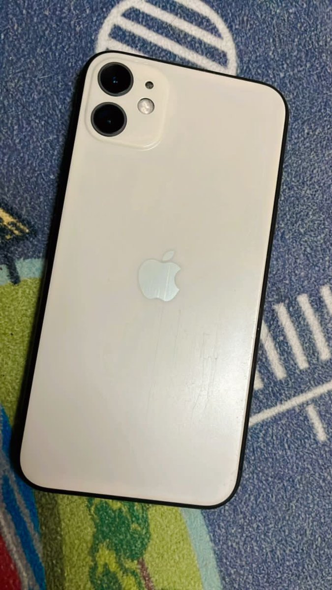 ijajeh's tweet photo. hye anyone berminat nak beli iphone 11 128gg rm1.4k boleh nego smpai jadi https://t.co/JzecwoHFBi