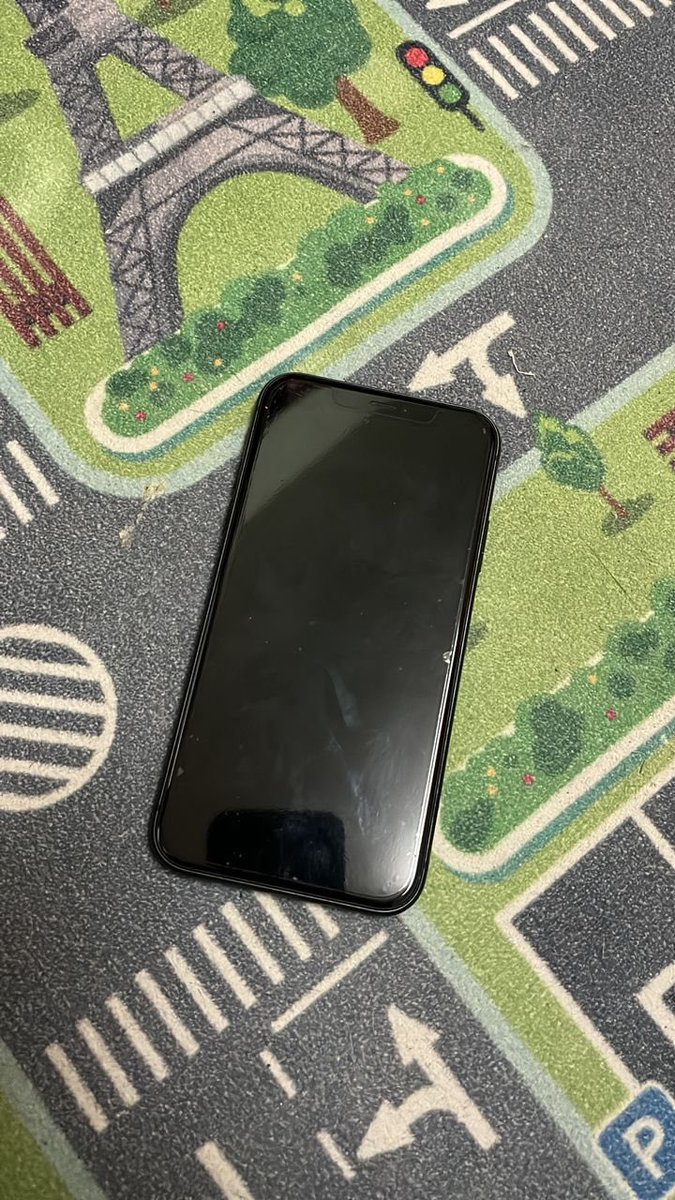 ijajeh's tweet photo. hye anyone berminat nak beli iphone 11 128gg rm1.4k boleh nego smpai jadi https://t.co/JzecwoHFBi