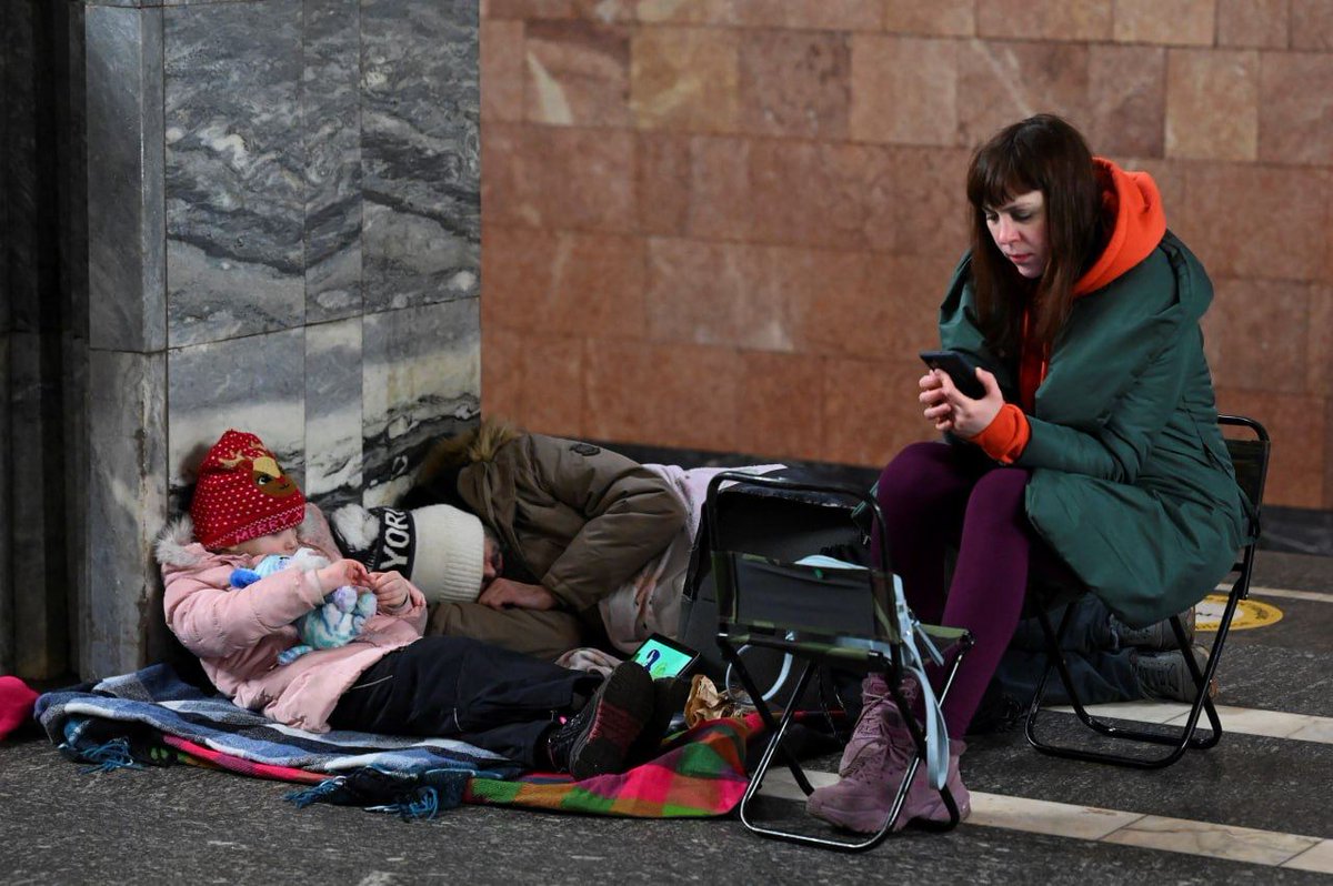 ukraine_world's tweet photo. The residents of #Kyiv hide in the metro during air alert
#RuWarCrimes_UW
#ISAREdnannia

Photo: Reuters https://t.co/G7MhUPskqC
