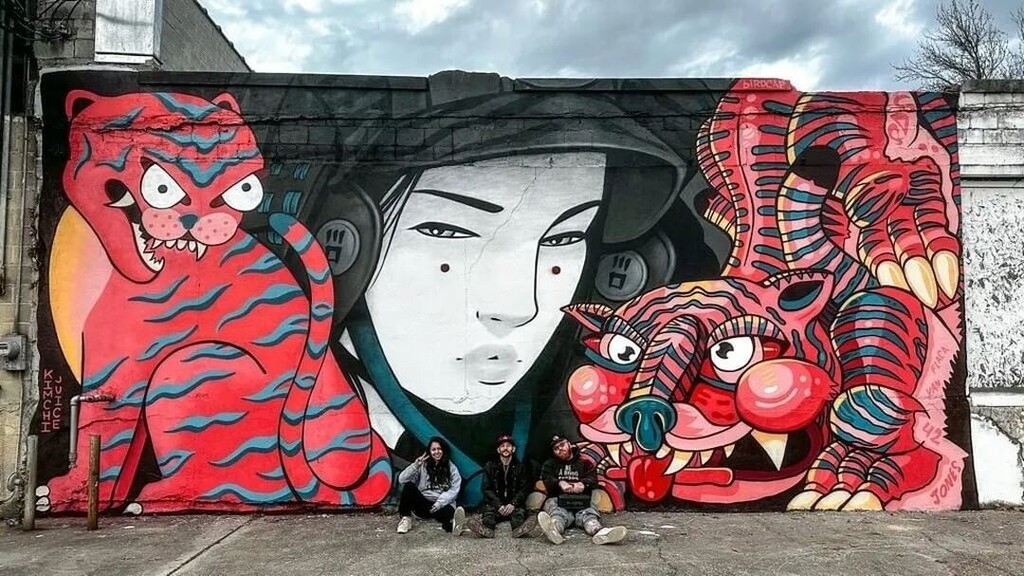 streetartUS's tweet photo. #Streetart by #KimchiJuice @kimchi.juice + #Birdcap @birdcap + #CaseyKawaguchi @caseykawaguchi in #Memphis, Tennessee, USA
More info at: https://t.co/0S1aPT69Ma
Via @cultureforfreedom
#streetartMemphis #streetartTennessee #streetartusa #usastreetart #a… https://t.co/Ydhzuty0Rz https://t.co/f4oXSbLi2T