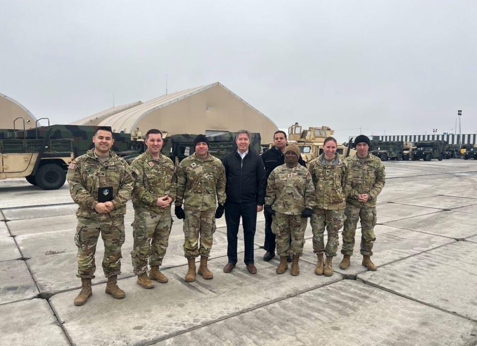 923rd CBn hosted Mr. Robert Teutsch, ACC Chief Counsel, to observe LOGCAP support. MAJ Zach Shutte and SSG Frank Gomes provided a tour of the Jasionka base cluster in SE Poland, visiting sites that support NATO contributions to our Ukrainian partners. @ARMYMICC @ArmyContracting