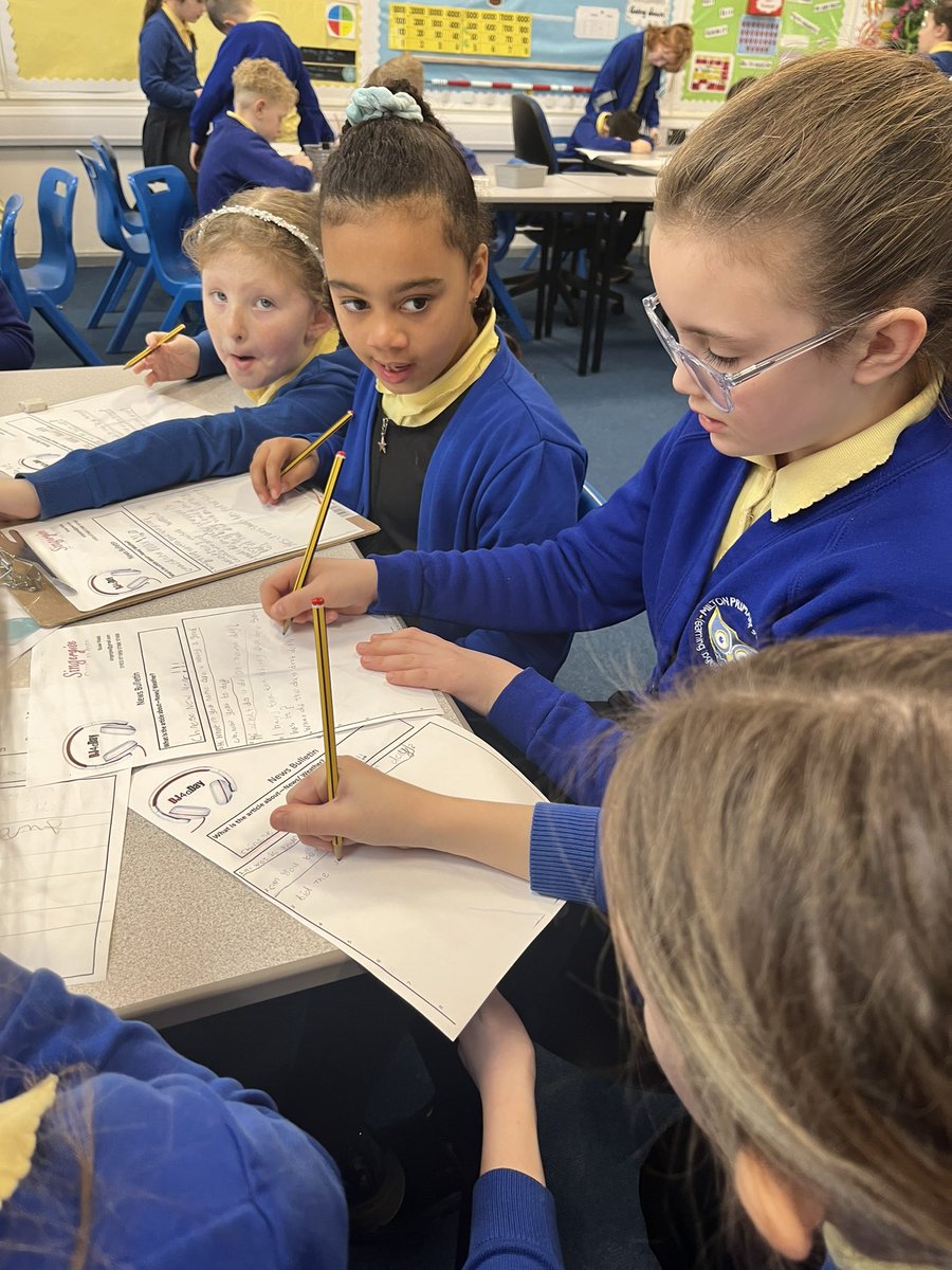 SW20Chat's tweet photo. @MiltonPrimary17 @MrsRoche1 class hard at work preparing their scripts to go live on @SW20Radio at 11am for @singergise1βs #DJ4aDay project in association with @gwentmusic & @SW20Radio #futurepresenters #digitalleaders #communityneedscimmunication @WG_Education @EAS_ExpressArts https://t.co/GgknpEq3M1