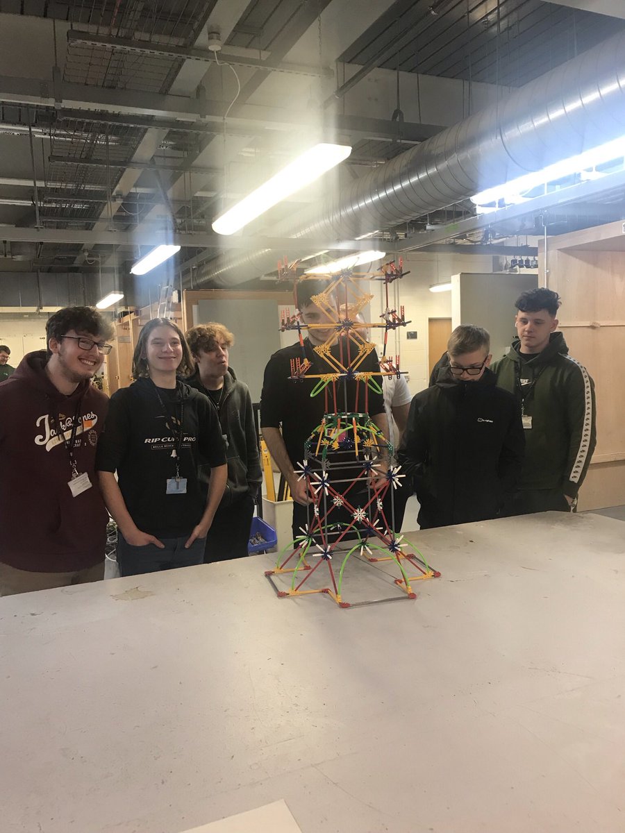 mrspopples's tweet photo. Great morning @suffolknewcoll with their Electrical students taking part in our @youngenterprise @gridforgood @nationalgriduk KNEX activity with some confident presentations on their pylon builds #energysector #NetZero https://t.co/Yv5VGDiBbo