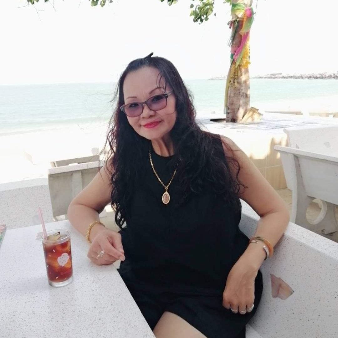 หญิงใหญ่ tweet media