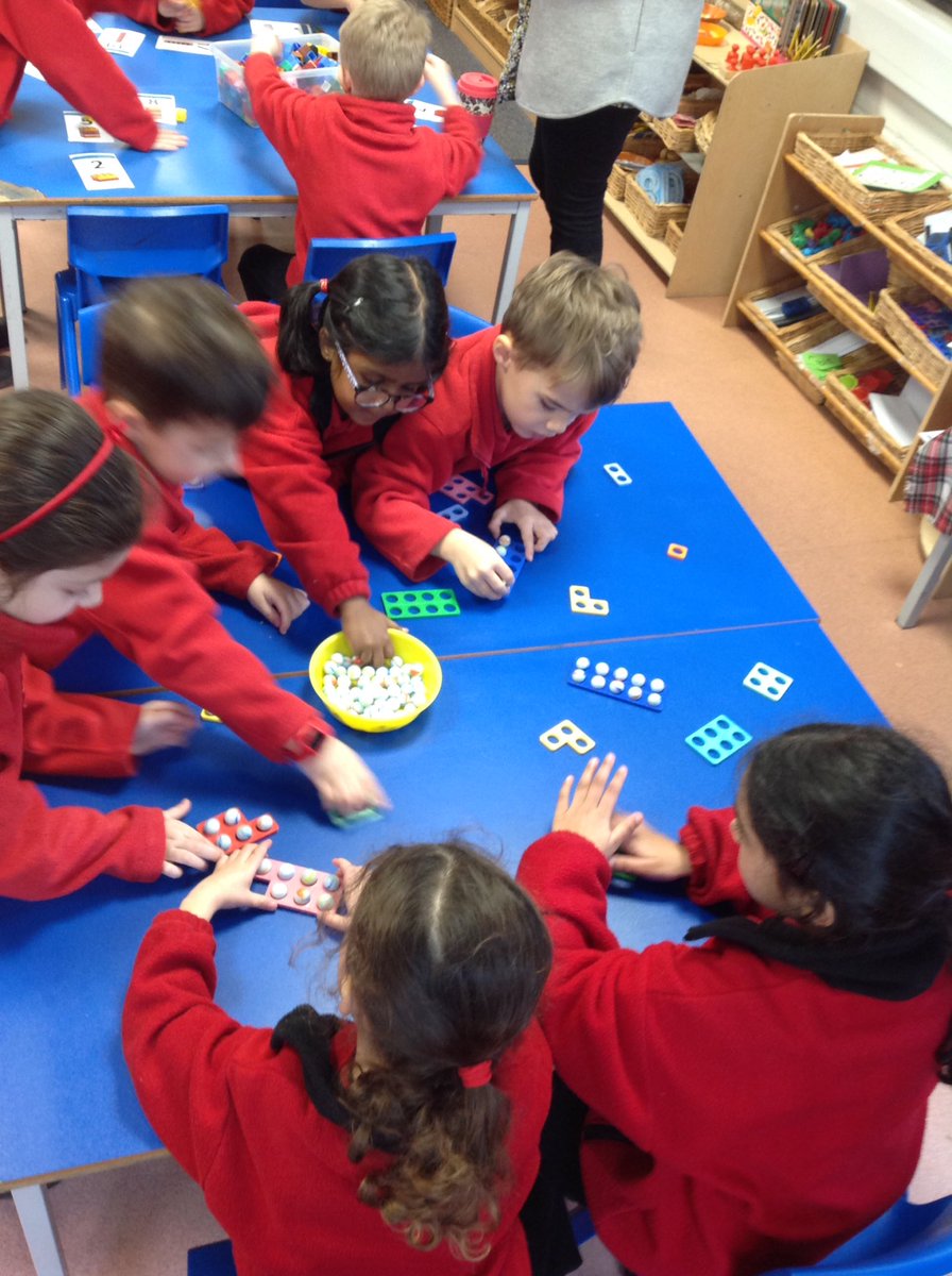 BGS_LowerSch's tweet photo. Reception have a fun two days exploring maths during carousel
#BGS_Reception #BGS_maths https://t.co/iUwSmRiQwK
