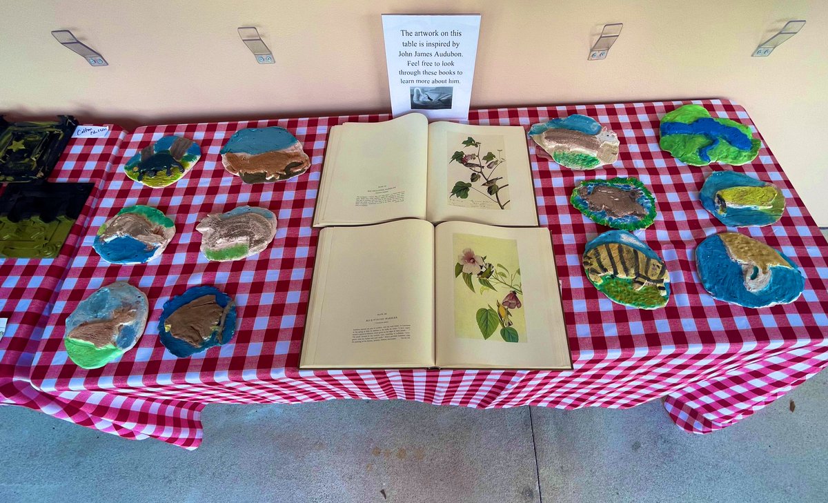 PineCrestArts's tweet image. #PCLowerSchool #PCVisualArts students’ artwork was displayed throughout the library’s Annual Outdoor Book Tasting route. Book tasting visitors were able to admire the students’ works as well as read the inspiration and influence behind each type of project. #PCEducation