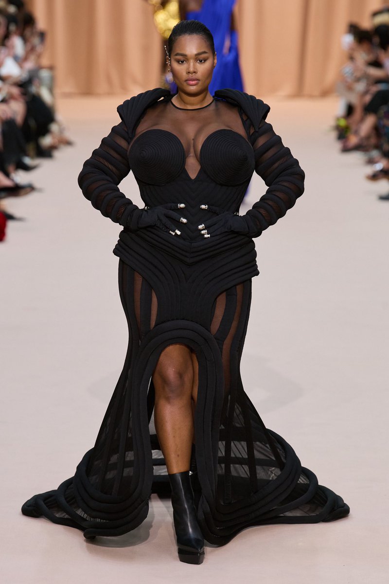 jacquemusx's tweet photo. The guest designer concept at Jean Paul Gaultier Couture might be my favourite thing happening in fashion lately https://t.co/7IsxoHPMzE