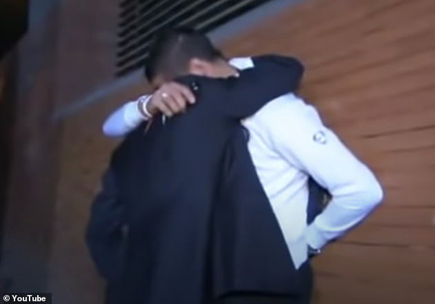 Josejapan1978's tweet photo. Never seen this amount of true passion &amp; respect between manager and a player ever. That even when the manager is leaving from the club. Truly Special 😌 https://t.co/k7cDAYjlUS