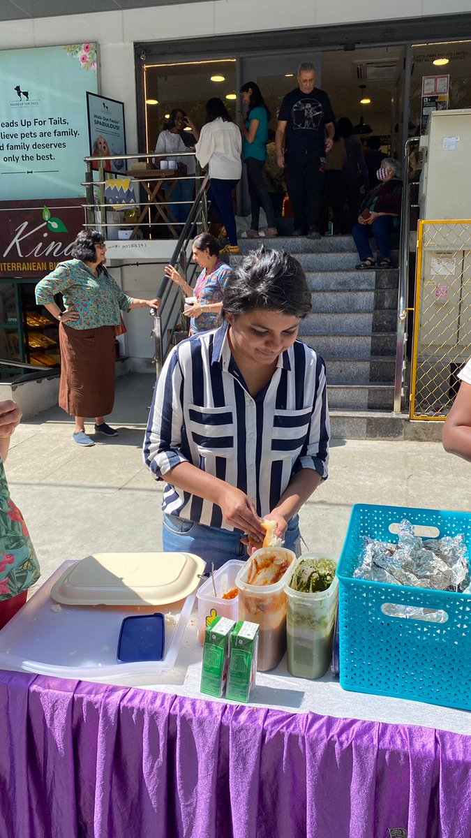 BombayBombil's tweet photo. Chalo career mein kuch gadbad hua toh @TrishaGhoroi and I can at least put up a vada pav gaadi. https://t.co/kD31f0iFgU