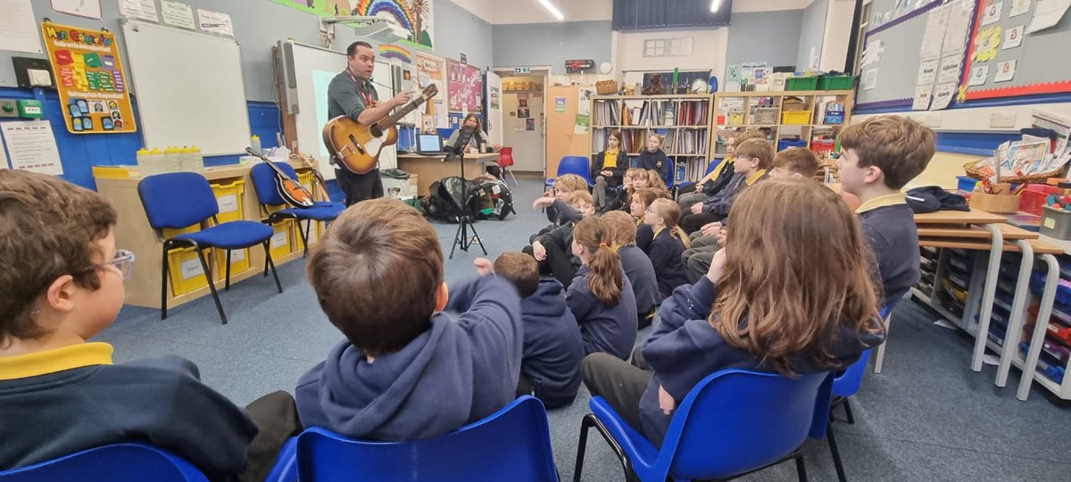 MusicShephard's tweet photo. Folk singer @serioussam1980
spent time at three schools recently as part of our schools programme. 🎶

Children were able to put themselves in the shoes of children working in traditional trades in the county. Thank you again Sam! 

#impactofmusic #musiced #musicinschools https://t.co/g4yYTPDJkm