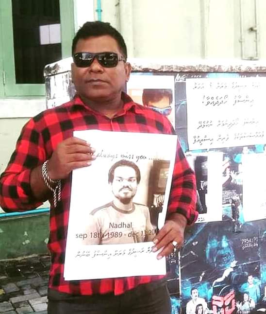 BroRashyd's tweet photo. Insaafu vikkaigen verikamah araa Insaafu hoadha nudhevunu meehakah 2 vana dhaureh dheykah beynumehnoon. Dhivehin mihaaru heyluntheri vejje. Evves meehakah 2 vana dhaureh dheykah Dhivehi rayyithun beynumehnoon. #JusticeForNadhal https://t.co/PIfXQls5Ou