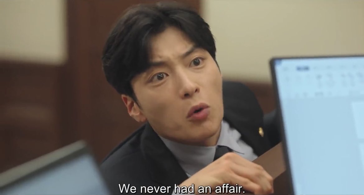__kdramaland's tweet photo. he knew that the only way hara could let him go for good is if he was unfaithful. so he faked having an affair😶‍🌫️whatever is the reason behind his deed, he chose to see her hurtful from infidelity rather than knowing the truth. was it worth it? #StrangersAgain #StrangersAgainEp3 https://t.co/O8PNpDIGS9