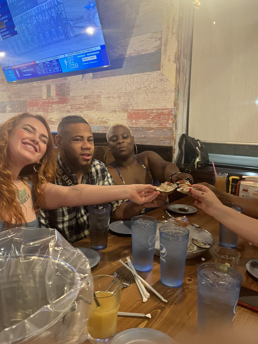 for bbw lovers on Twitter: "They made me eat my 1st oyster. Seafood n