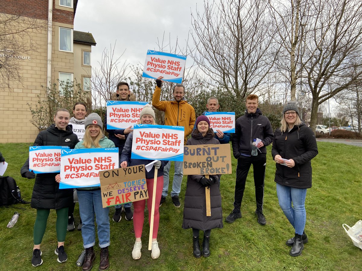 Great support for the @thecsp strike in Carlisle #CSP4FairPay