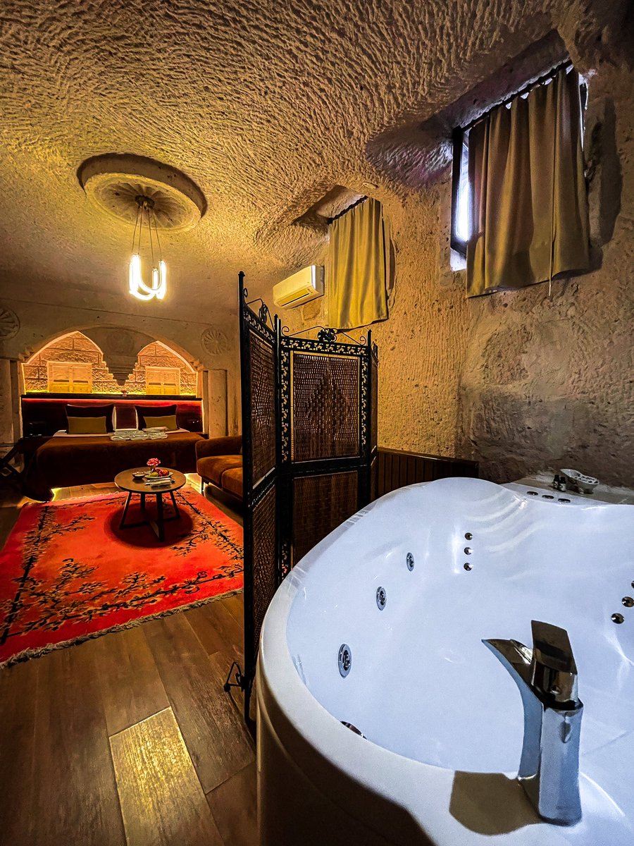 A hot tub bath fixes almost everything 🛀 

Mimi Cappadocia Boutique Hotel⠀
⠀
📲 +905332042500⠀
🌎 mimicapparocia.com
📧 info@mimicappadocia.com⠀